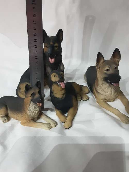 BORDER FINE ARTS DG34 GERMAN SHEPSHEPHERDS ..HANDCRAFTED IN UK..One bid for all