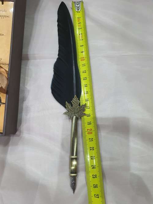 HIGHLY COLLECTABLE INK FEATHER PEN...UNUSED CONDITION