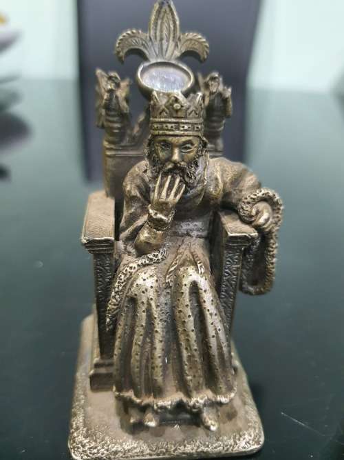 SOLID METAL KING ARTHUR SIGNED MARK LOCKER