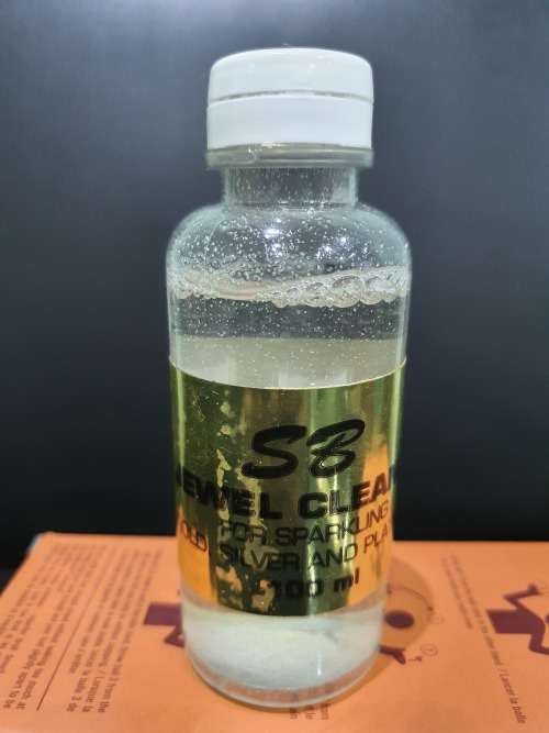 AMAZING JEWELLERY CLEANER..FOR GOLD,SILVER ND PLATINUM 100ML UNUSED