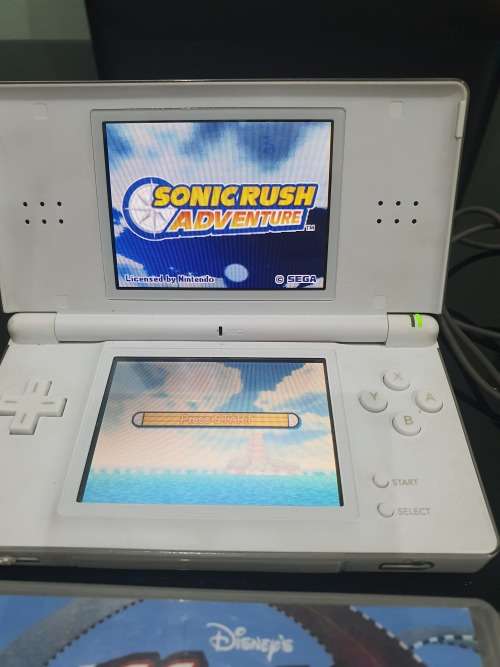 NINTENDO  DS LITE..ND TWO GAMES...HAND HELD