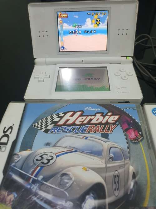 NINTENDO  DS LITE..ND TWO GAMES...HAND HELD