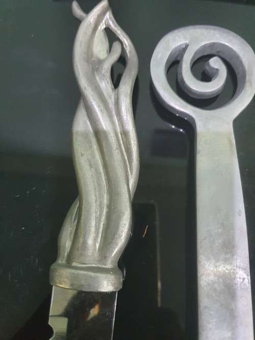 CAROL BOYES STYLE SPOONS....BID FOR SPOONS AND GET BREAD KNIFE FREE