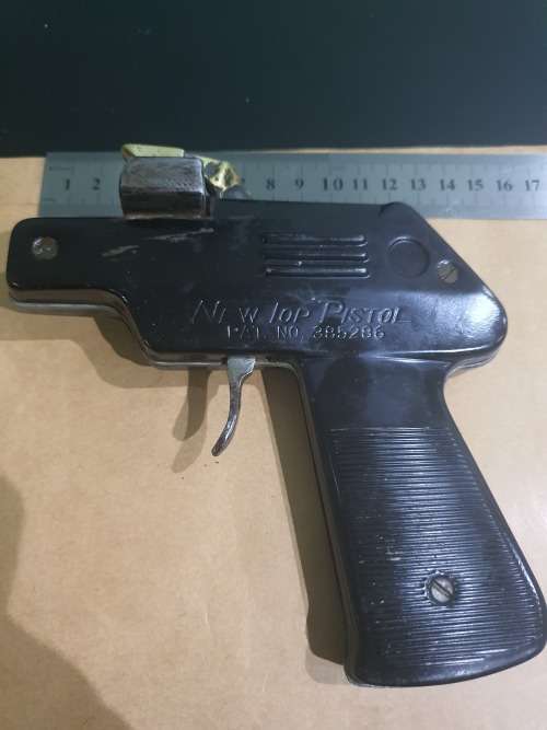 VINTAGE NEW TOP STARTING PISTOL PAT. NO. 385286 WITH DOUBLE BRASS FIRING PIN