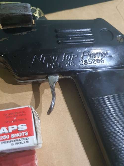 VINTAGE NEW TOP STARTING PISTOL PAT. NO. 385286 WITH DOUBLE BRASS FIRING PIN