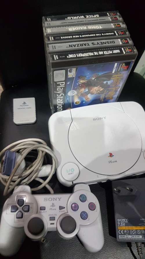 SONY PS ONE INCLUDING 6 GAMES...WORKING ORDER