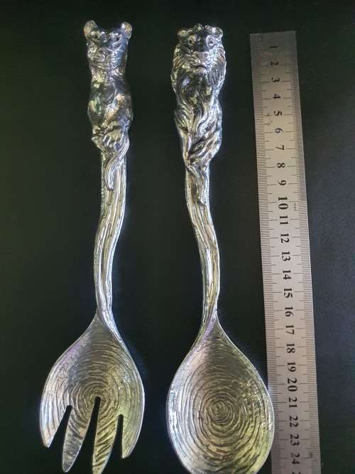STUNNING PEWTER EMBOSSED LION AND LIONESS SALAD SERVER