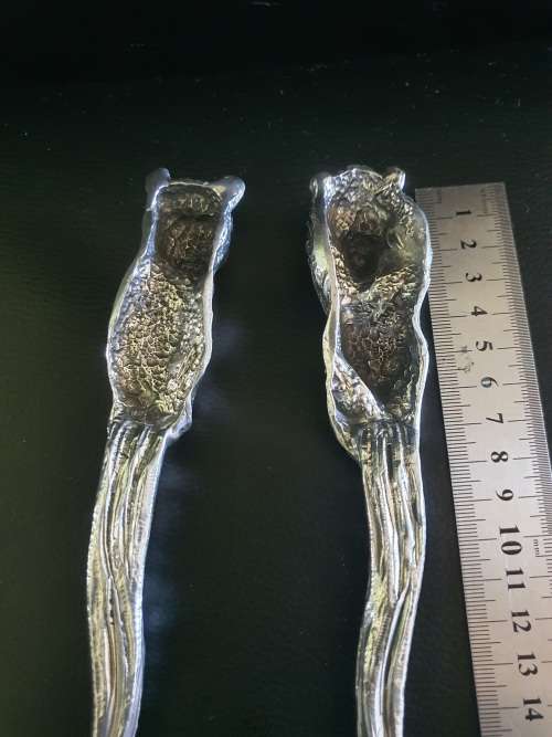 STUNNING PEWTER EMBOSSED LION AND LIONESS SALAD SERVER