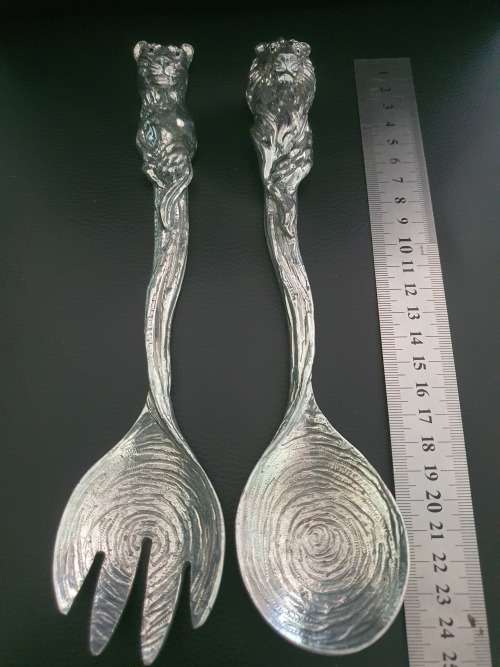 STUNNING PEWTER EMBOSSED LION AND LIONESS SALAD SERVER