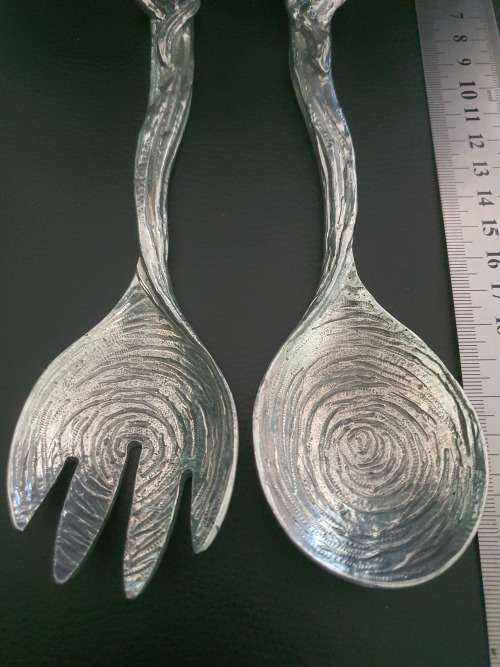 STUNNING PEWTER EMBOSSED LION AND LIONESS SALAD SERVER
