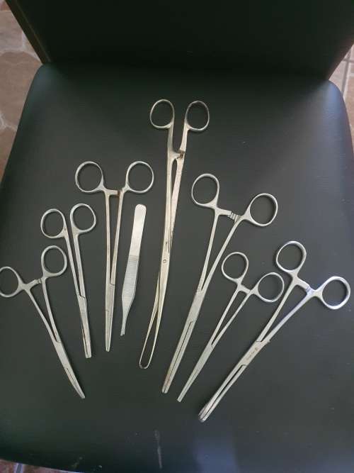 JOB LOT OF MEDICAL SCISSORS AND TWEEZER...ONE BID FOR ALL