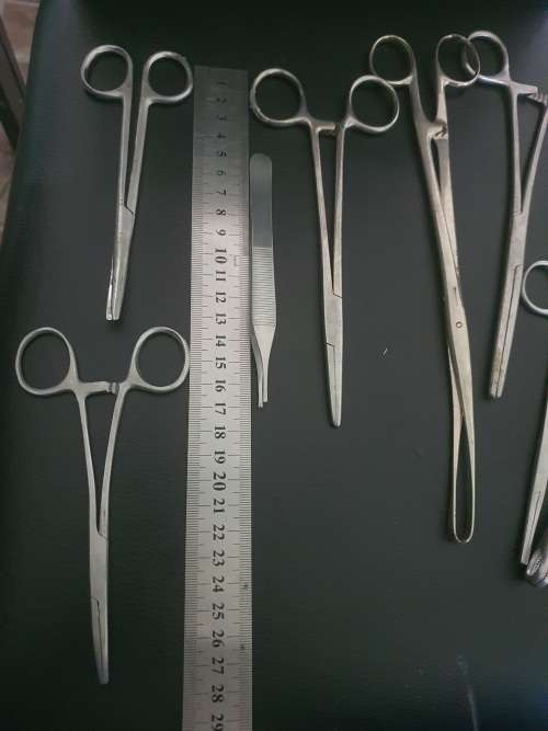 JOB LOT OF MEDICAL SCISSORS AND TWEEZER...ONE BID FOR ALL