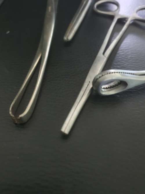 JOB LOT OF MEDICAL SCISSORS AND TWEEZER...ONE BID FOR ALL