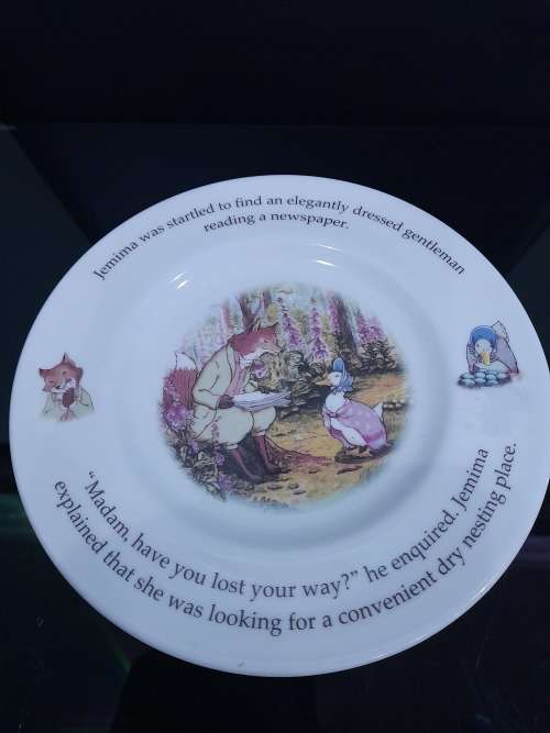 ROYAL DOULTON BEATRIX POTTER PLATE IN EXCELLENT CONDITION