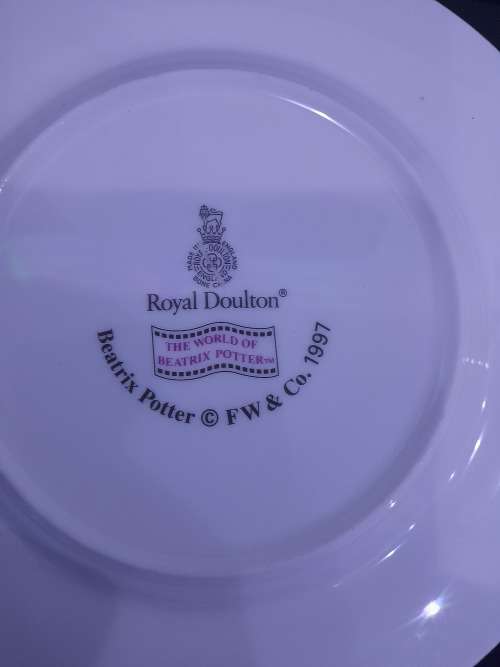 ROYAL DOULTON BEATRIX POTTER PLATE IN EXCELLENT CONDITION