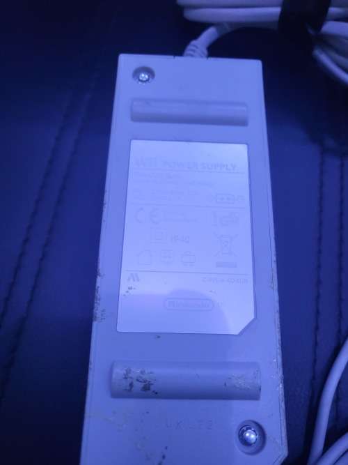 NINTENDO WII SPORTS RESORT PACK (WITH ACCESSORIES) (COMES WITH BOX) (WORKING)