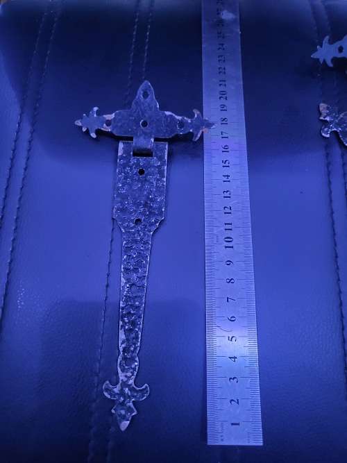 6 VINTAGE ARROW HEAD DOOR HINGES