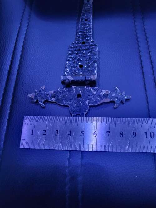 6 VINTAGE ARROW HEAD DOOR HINGES