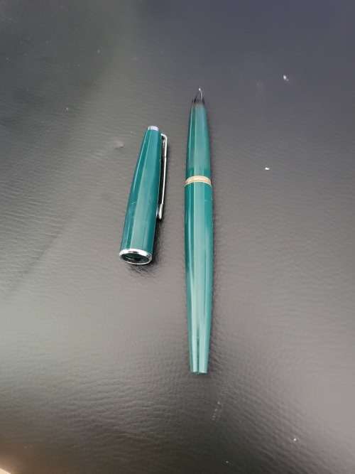 SET OF TWO PARKER FOUNTAIN PENS ORIGINAL (NOT IN ORIGINAL BOX) (MADE IN ENGLAND)