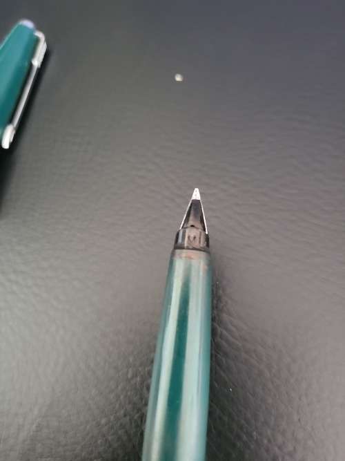 SET OF TWO PARKER FOUNTAIN PENS ORIGINAL (NOT IN ORIGINAL BOX) (MADE IN ENGLAND)