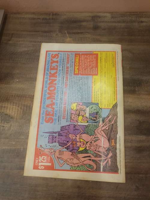 6 X VINTAGE PAPERBACK COMIC BOOKS (PLEASE SEE PICS)