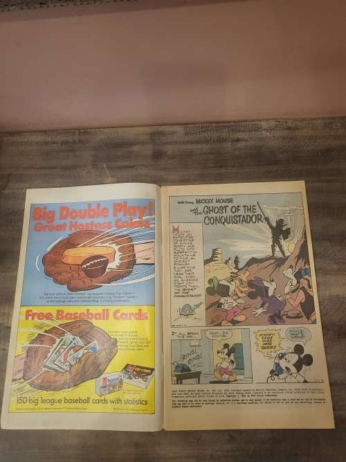 6 X VINTAGE PAPERBACK COMIC BOOKS (PLEASE SEE PICS)