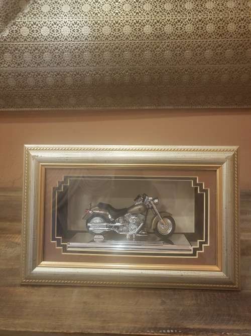 VINTAGE HARLEY DAVIDSON 2004 FLSTFI FAT BOY MAISTO MOTORCYCLE FIGURE IN A FRAME