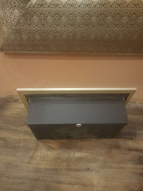 VINTAGE HARLEY DAVIDSON 2004 FLSTFI FAT BOY MAISTO MOTORCYCLE FIGURE IN A FRAME