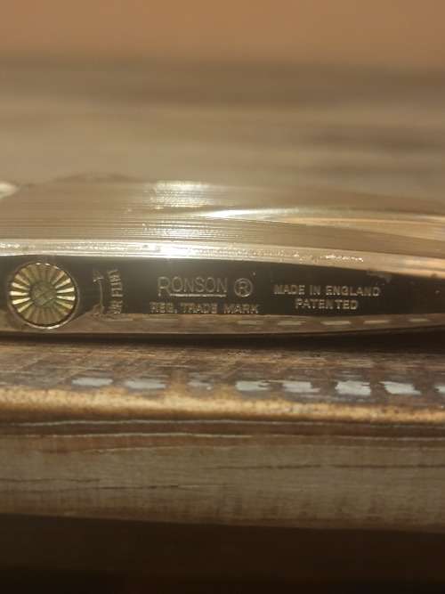 GOLD-TONE RONSON VARAFLAME (MADE IN ENGLAND)