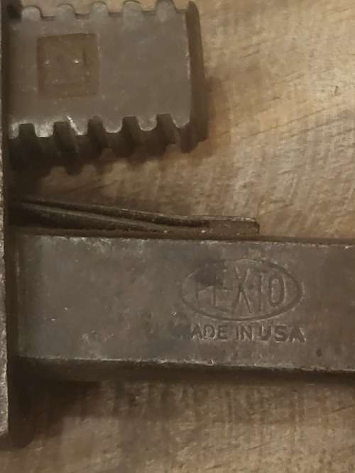 VINTAGE ADJUSTABLE PIPE WRENCH (MADE IN USA)
