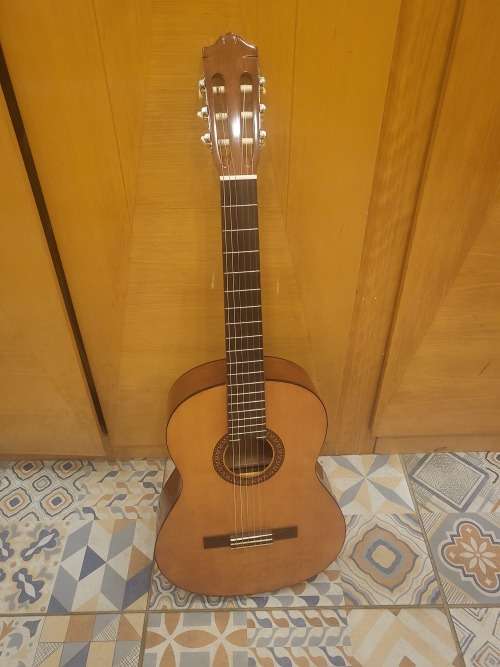 YAMAHA C45 GUITAR (WORKING PERFECTLY FINE)