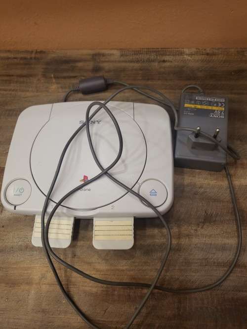 PLAYSTATION 1 WITH POWER SUPPLIES AND 2 X CONTROLLERS (WORKING)