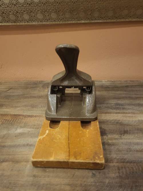 VINTAGE SOLID METAL PUNCH ON WOODEN PLATFORM (GALA MAKE) (WORKING)
