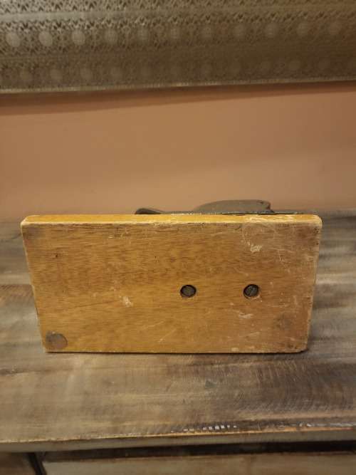 VINTAGE SOLID METAL PUNCH ON WOODEN PLATFORM (GALA MAKE) (WORKING)