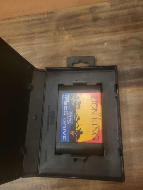 2 X SEGA GAME CATRIDGES - LION KING & OUTRUNNERS