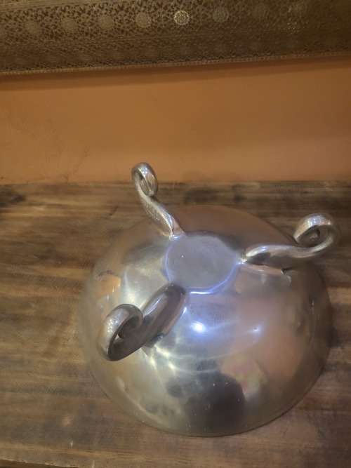 CAROL BOYES STYLE SALAD BOWL