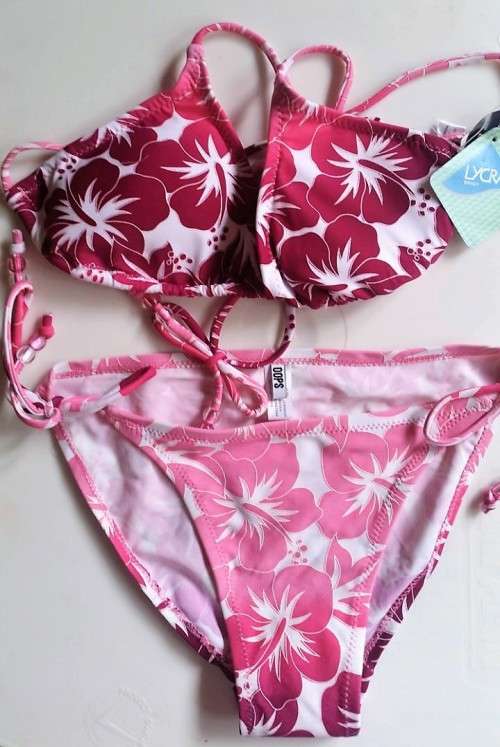 STUNNING Ladies 2 piece Bikini - Size Small or Medium - By OOPS !!! Just in time for Summer !