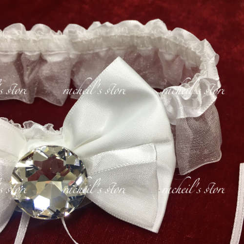 Beautiful wedding garter thigh garter lace garter