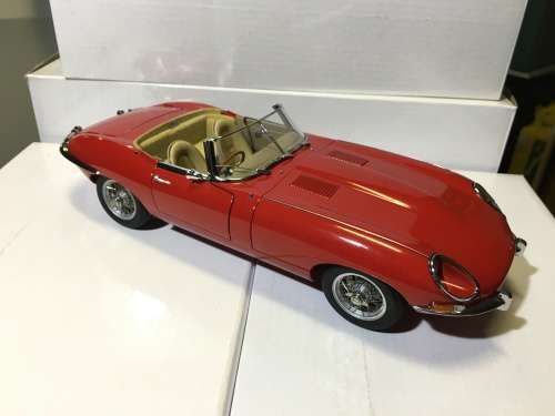 1:18 AUTOart Signature Jaguar E-Type Series 1 Roadster 3.8