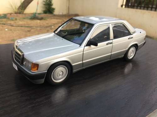 1:18 AUTOart Mercedes-Benz 190 E 2.0 (W201)