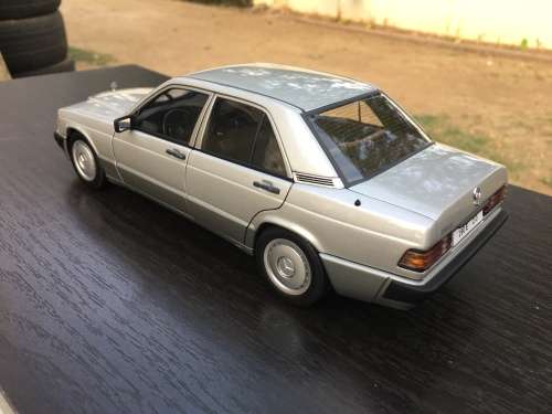 1:18 AUTOart Mercedes-Benz 190 E 2.0 (W201)
