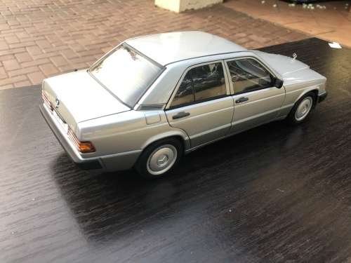 1:18 AUTOart Mercedes-Benz 190 E 2.0 (W201)