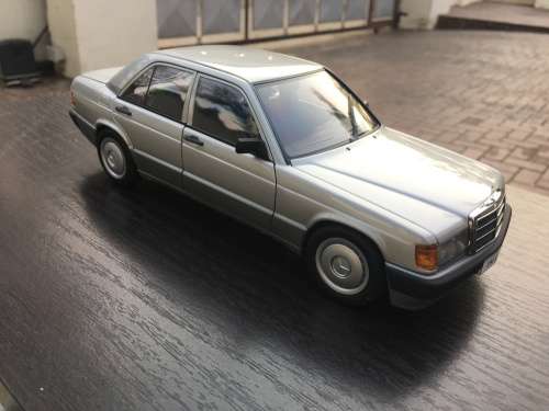 1:18 AUTOart Mercedes-Benz 190 E 2.0 (W201)