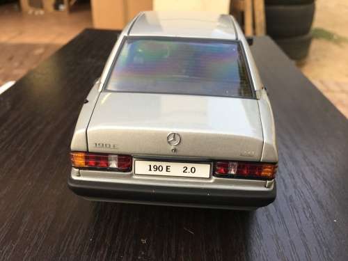 1:18 AUTOart Mercedes-Benz 190 E 2.0 (W201)