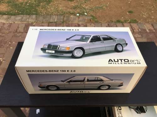 1:18 AUTOart Mercedes-Benz 190 E 2.0 (W201)