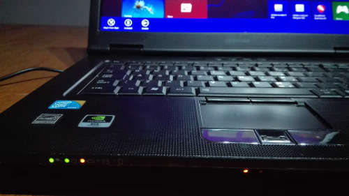 i7 Laptop -(under R3000) Toshiba - for Graphic Designer - has photo shop + ai installed