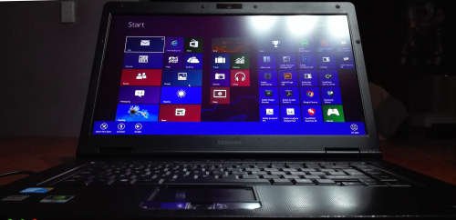 i7 Laptop -(under R3000) Toshiba - for Graphic Designer - has photo shop + ai installed