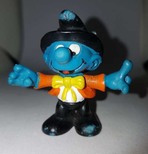 VINTAGE SMURFS ACTION FIGURE rubber toy Peyo bully West Germany schleich bow tie