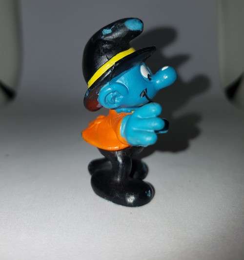 VINTAGE SMURFS ACTION FIGURE rubber toy Peyo bully West Germany schleich bow tie