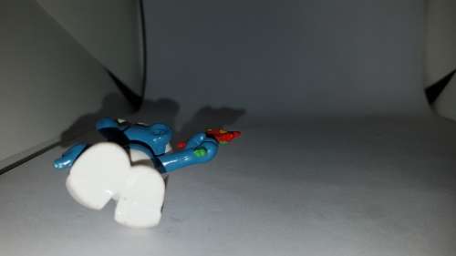 Smurfs 20044 Lover Smurf Valentines Red Flowers Vintage Figure PVC 80s Figurine